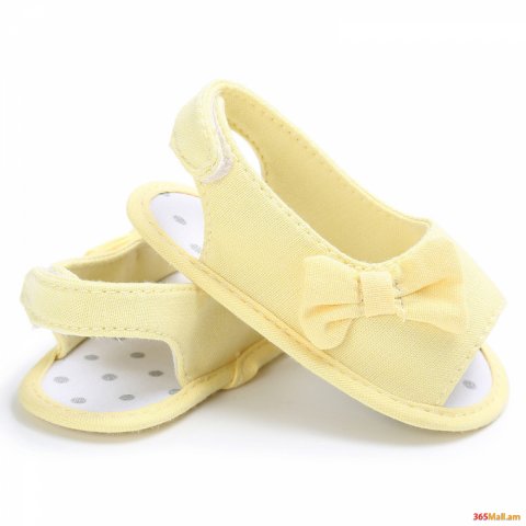 Գարնանային ամառային գեղեցիկ և նորաձև շնչող բամբակյա դեղին սանդալ փոքրիկ արքայադստեր համար