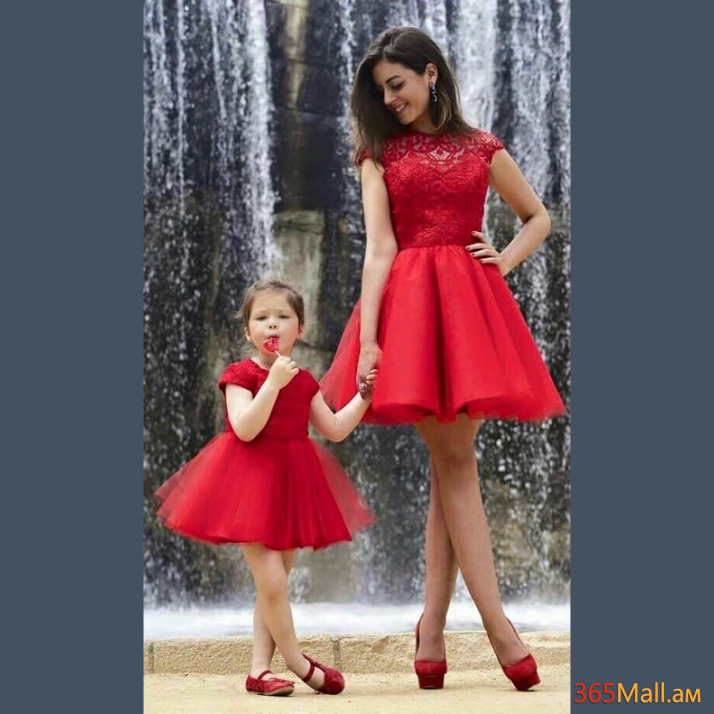 Տոնական կարմիր զգեստ մայր և դուստր