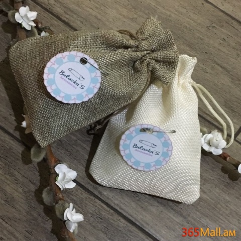 Բրոշ - Թավիշ, պատրաստված է չգունաթափվող մետաղից