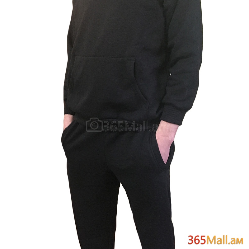 Տղամարդու սև  սպորտային հագուստ