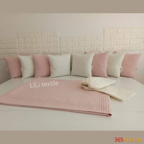 Գործվացքային անկողնային հավաքածու( բարձեր + սպիտակեղեն)