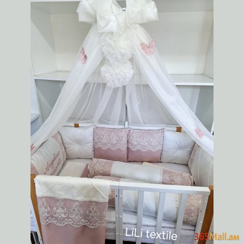 Օրորոցի քող + ձող սպիտակ վարդագույն թիթեռներով