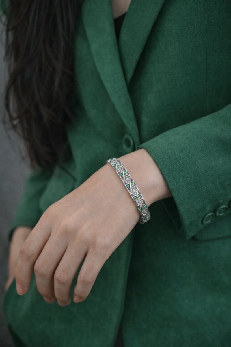 Արծաթե թևնոց