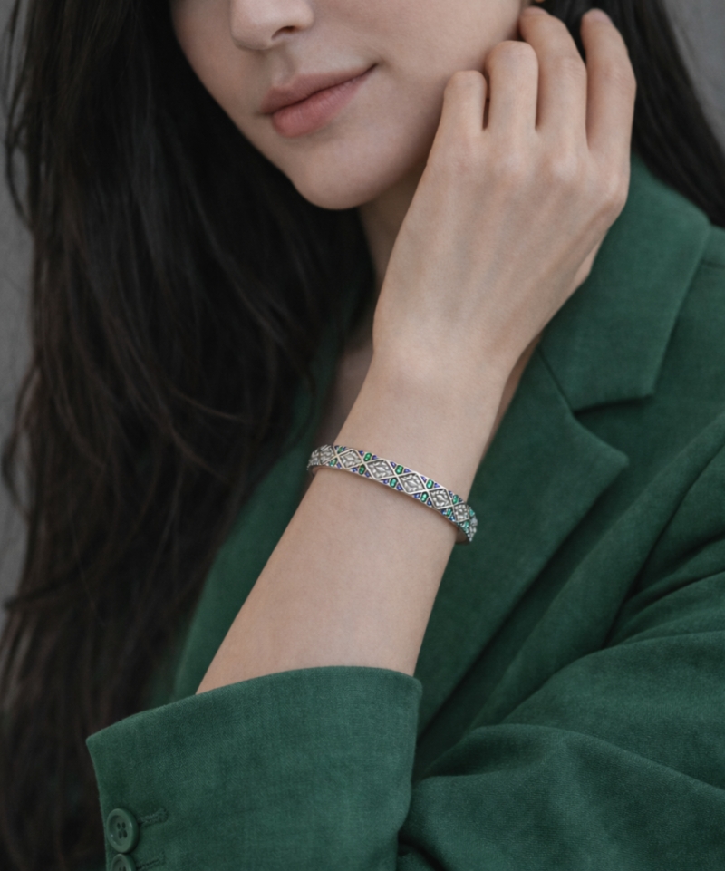 Արծաթե թևնոց